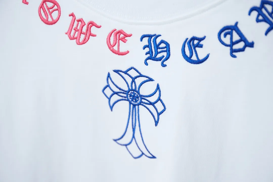 🅿️200 Ch*ome Hearte 25SS early spring new style, appliqué embroidered heart cross short sleeves, light luxury, essential item for daily commuting for men and women, correct version, welcome to compare, detailed features · 320g 100% pure cotton double yarn jersey fabric · Custom dyed in the same vat, special thickened 32 count double strand 1X1 thread · Imported Tajima machine embroidery tatami embroidery ➕ blue canvas appliqué embroidery ➕ hand-painted graffiti printing · double-needle stitching across seams · original main mark washed tag brand moisture-proof paper packaging Color: black/white Size: S/M/L/XL